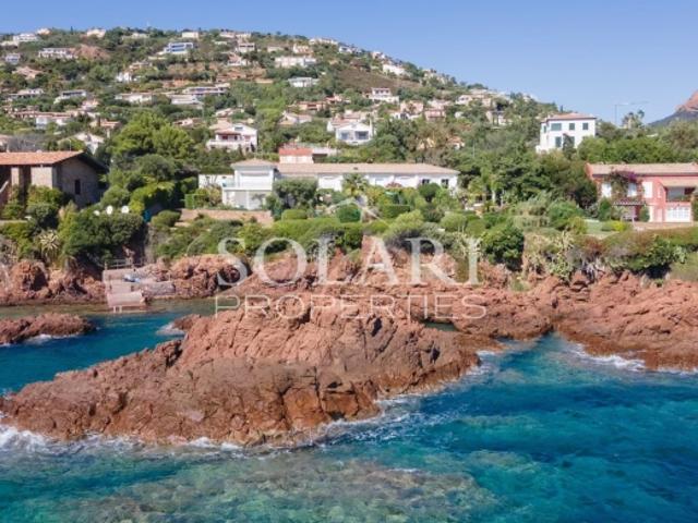 Appartement villa de 4 pièces pieds dans l'eau