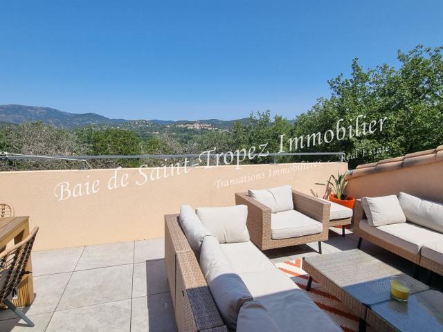 Appartement villa de toit avec vue panoramique sur les colli. 77m² Cogolin