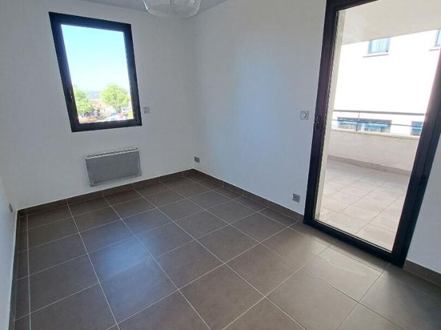 Appartement Villeneuve Les Avignon 3 pièce s 75.21 m2 Garage Terrasse