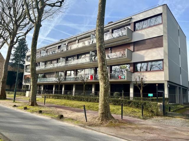 APPARTEMENT VUE MARNE STANDING & POTENTIEL A LA VARENNE