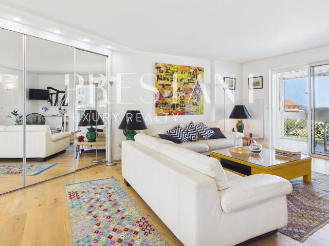 Appartement vue mer Terrasse Ascenseur et Place de statio. 77m² Biarritz