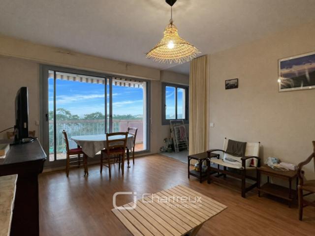 APPARTEMENT VUE MER