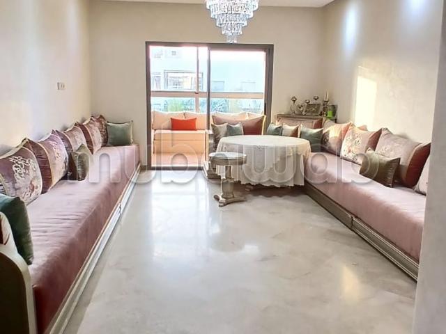 Appartement vue sur piscine et vue sur jardin