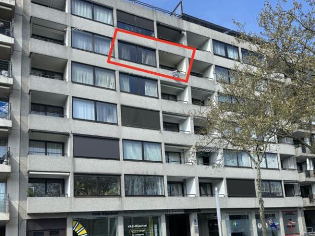 = VERKOCHT = Appartement met 2 slaapkamers en ondergrondse parking tegenover Shopping1
