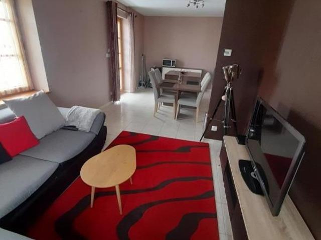 Appartement à Montlebon au centre du village avec terrasse à 15 mn de la Suisse