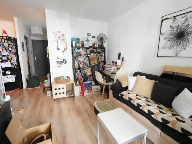 Appartement à acheter 108000 EUR avec terrasse à Saint Denis