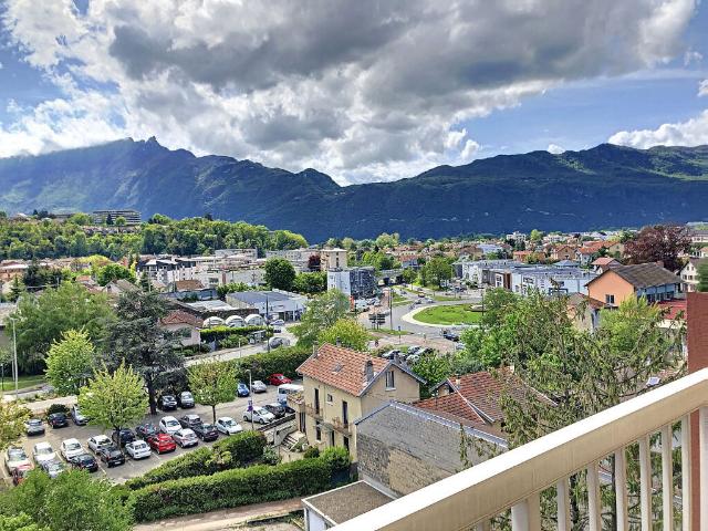 Appartement à Aix les Bains 73100, 2 pièces, de 49m² à 874 €