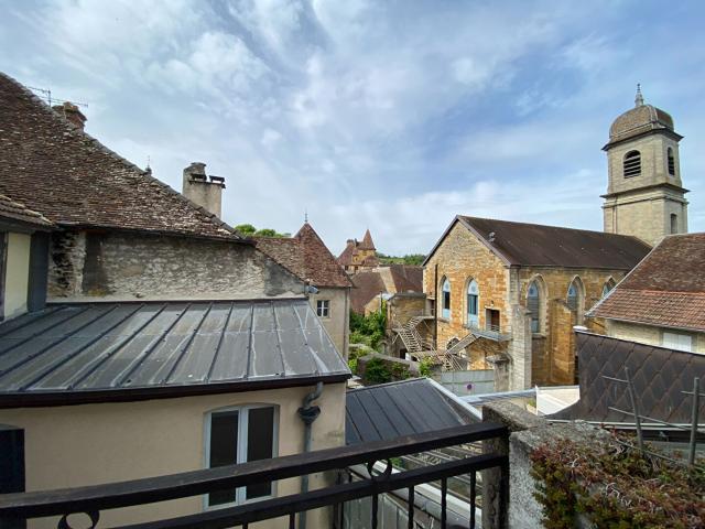 Appartement à Arbois avec balcon