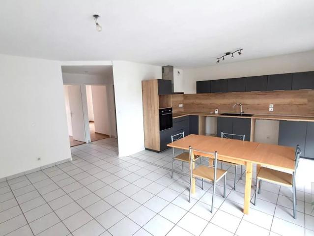 Appartement à Chambéry 73000, 3 pièces, de 66m² à 925 €