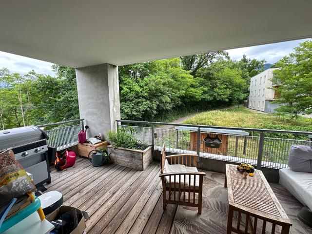 Appartement à Cognin 73160, 3 pièces, de 77m² à 1 000 €