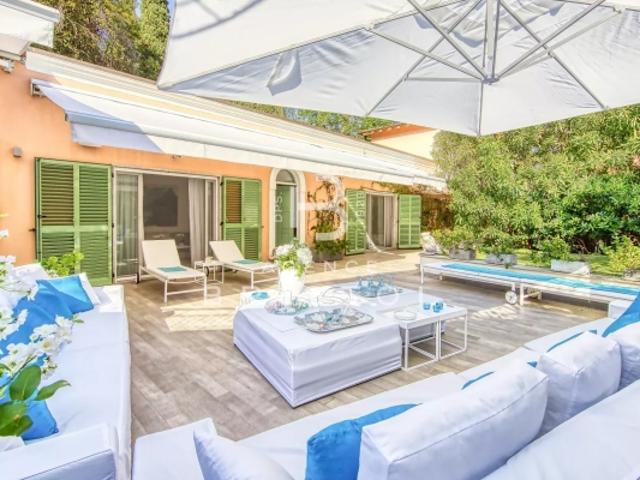 Appartement à Eze Récemment Rénové Piscine Proche Mer