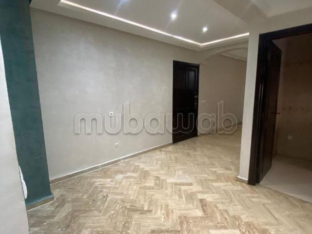 Appartement à l'achat à Maârif. 4 grandes pièces. Ascenseur