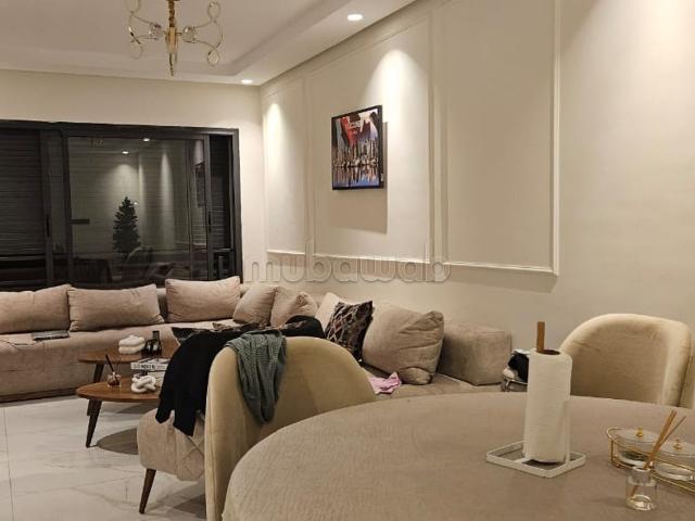 Appartement à l'achat à Maârif. 3 grandes pièces. Meublé