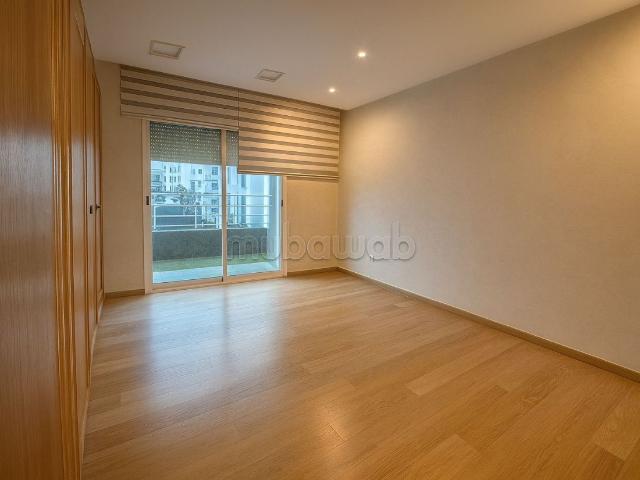 Appartement à l'achat à Les Hôpitaux. Surface de 163 m². Ascenseur