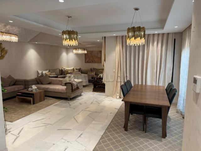 Appartement à l'achat à Ville Verte. 5 pièces. Places de stationnement et terrasse