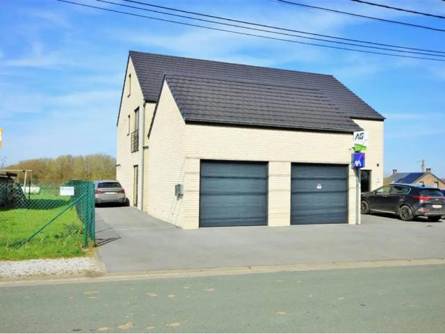 Appartement à louer avec garage et 2 chambres, Seloignes