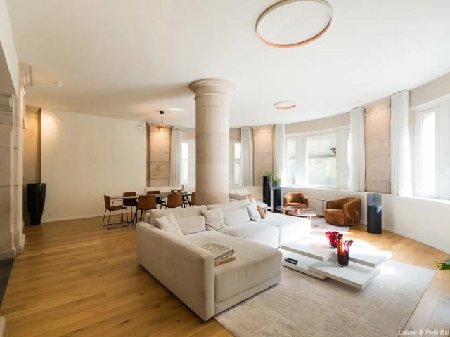 Appartement à louer avec terrasse et 2 chambres, Schaerbeek