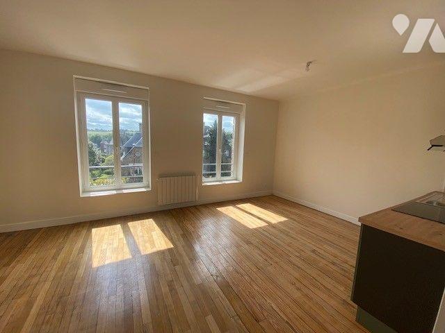 Appartement à louer à Condé en Normandie, €