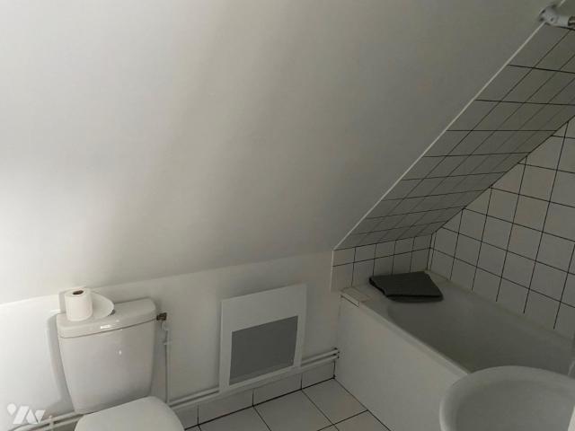 Appartement à louer à Condé en Normandie, €