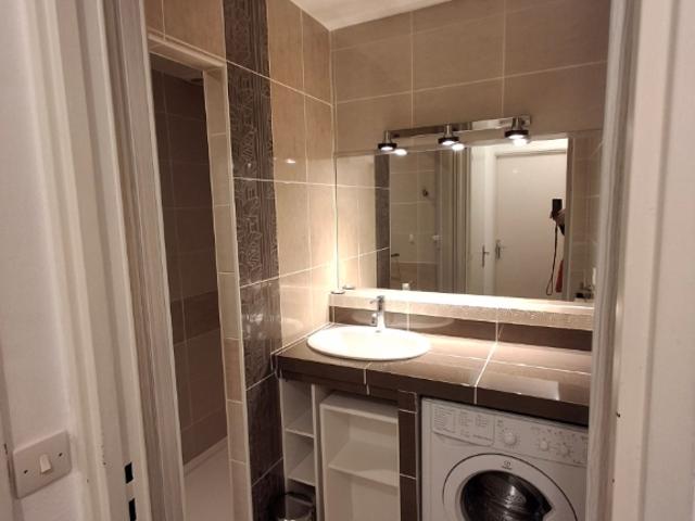 Appartement à louer à Caen, Normandie, €
