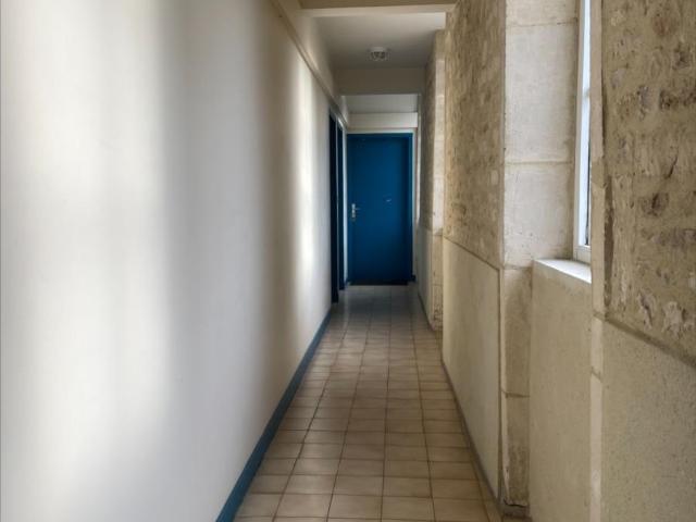 Appartement à louer à Caen, Normandie, €