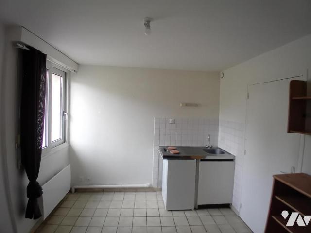 Appartement à louer à Caen, Normandie, €