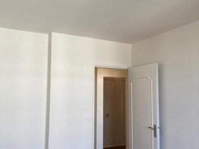 Appartement à louer à Caen, Normandie, €