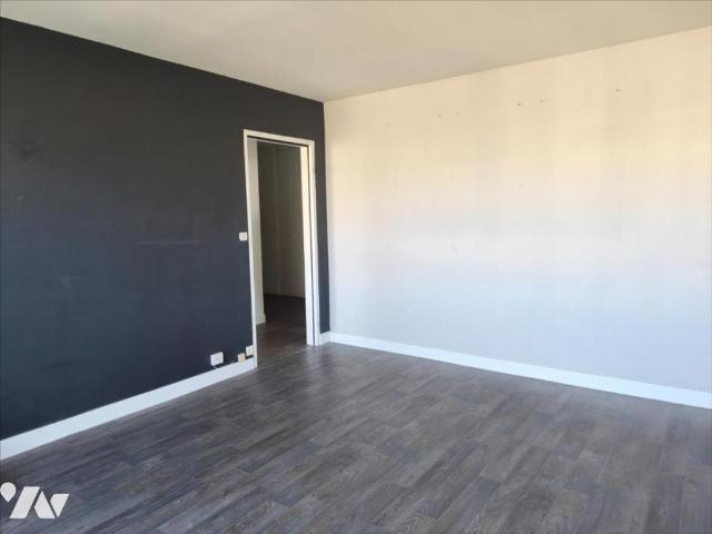 Appartement à louer à Caen, Normandie, €
