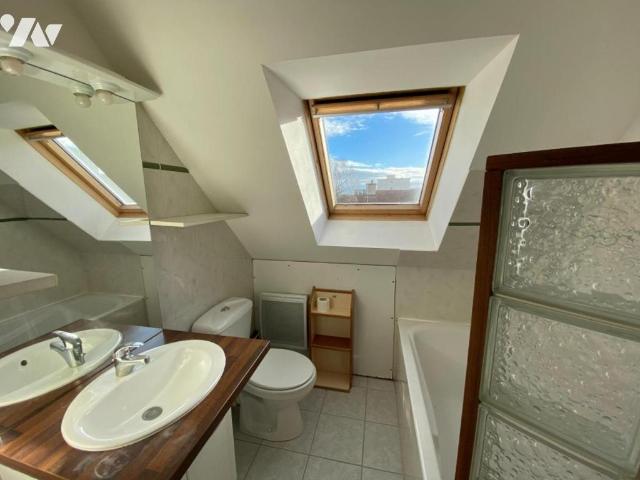 Appartement à louer à Caen, Normandie, €