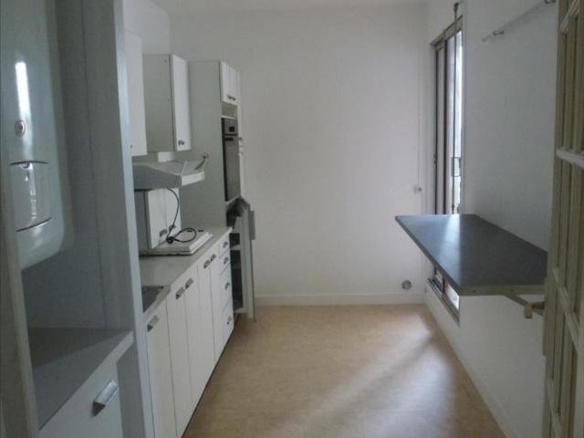Appartement à louer à Caen, Normandie, €