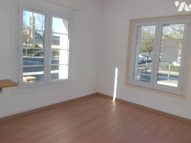 Appartement à louer à Caen, Normandie, €