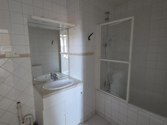Appartement à louer à Cambrai, Hauts de France, €