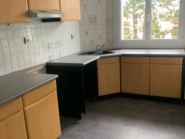 Appartement à louer à Canteleu, Normandie, €