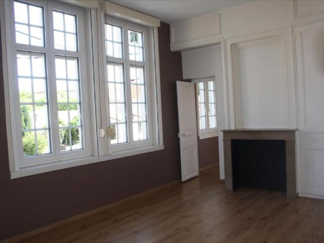 Appartement à louer à Cassel, Hauts de France, €