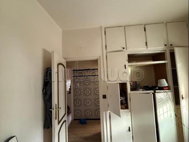 Appartement à louer à chabab Aïn Sebaâ. 2 pièces confortables. Salon Marocain