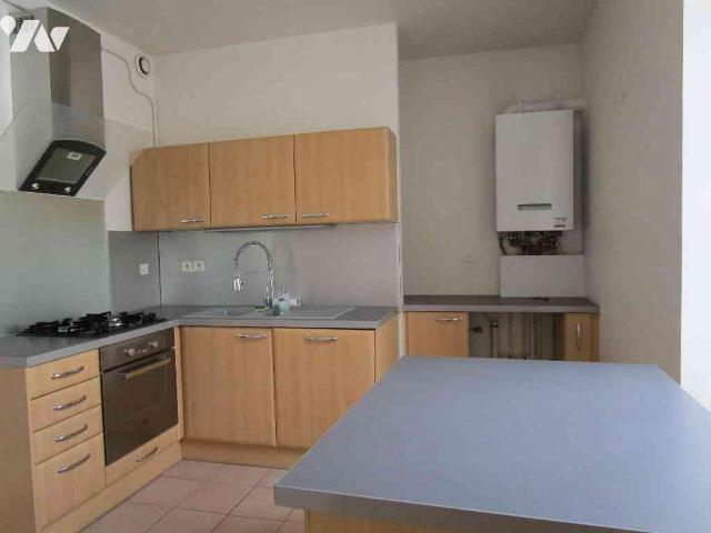Appartement à louer à Châlons en Champagne, Grand Est, €