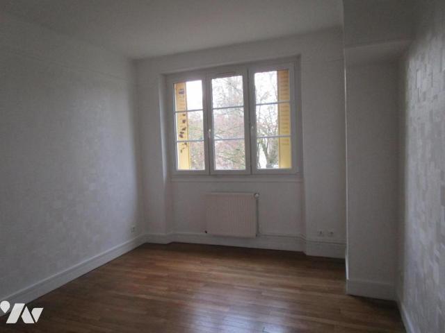 Appartement à louer à Châlons en Champagne, Grand Est, €