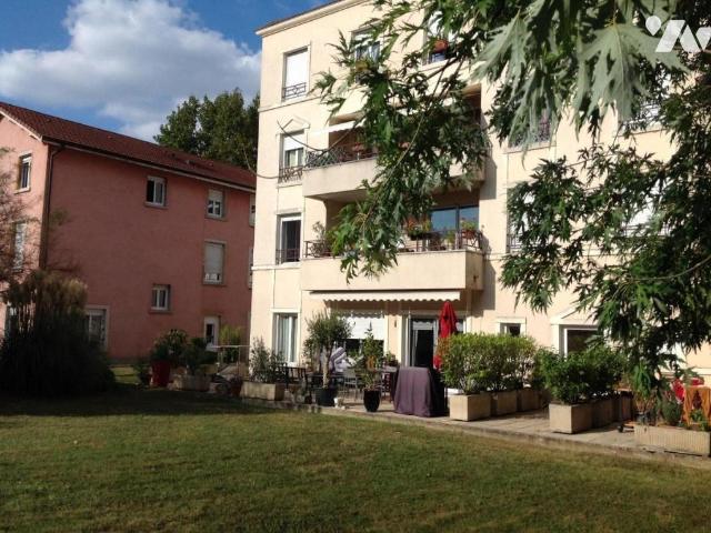 Appartement à louer à Champagne au Mont d'Or, Auvergne Rhône Alpes, €