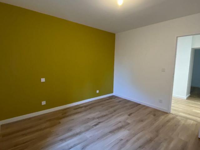 Appartement à louer à Chapelle Chaussée, Bretagne, €