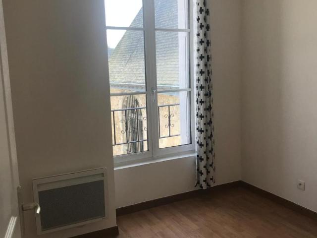 Appartement à louer à Château Renault, Centre Val de Loire, €