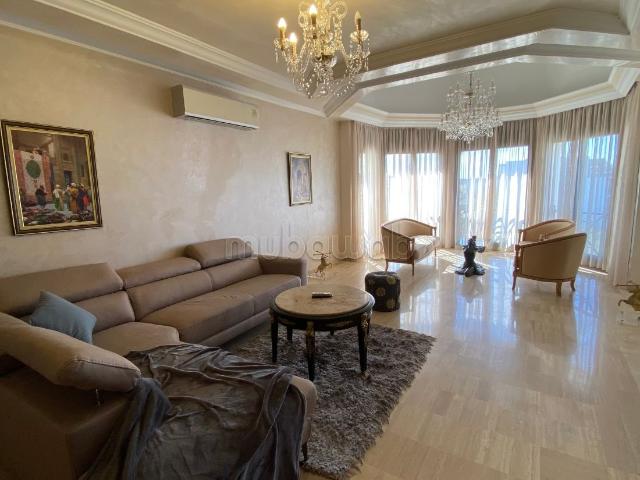 Appartement à louer à Ain Diab vue sur mer sans vis a vis. Surface totale 170 m². Places de stationnement et terrasse