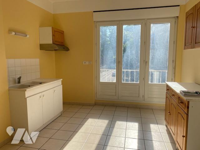 Appartement à louer à Arcis sur Aube, Grand Est, 595€