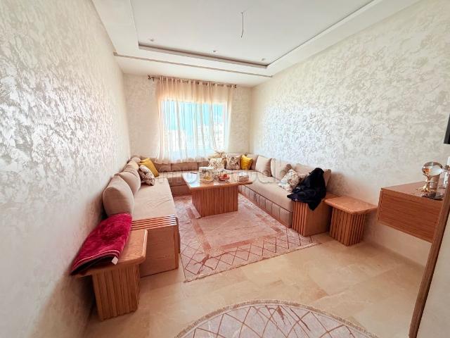 Appartement à louer à Belvédère. 2 chambres. Résidence avec concierge, climatisation générale