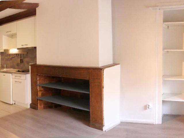 APPARTEMENT à louer à BESANCON CENTRE VILLE 1 pièce REF: 06047