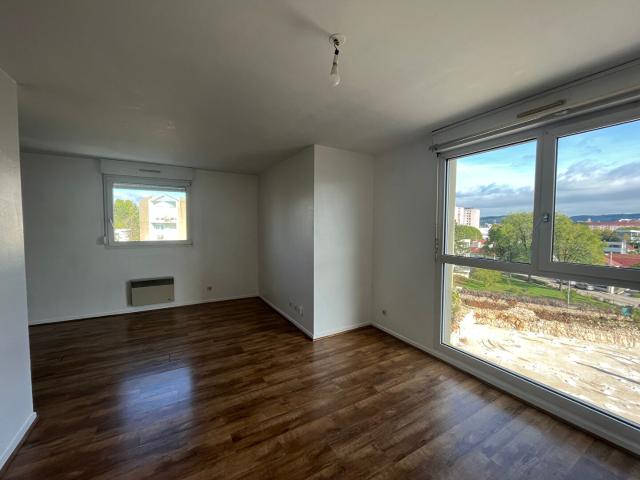 APPARTEMENT à louer à BESANCON QUARTIER BOULOIE 1 pièce REF 2079 T1 BIS avec Parking en ss/sol