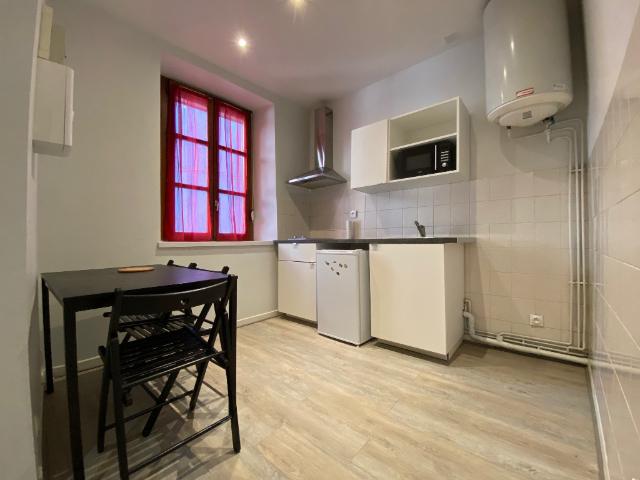 APPARTEMENT à louer à BESANCON QUARTIER BATTANT 1 pièce Exceptionnel pas de frais d'agence sur ce STUDIO meublé rénové