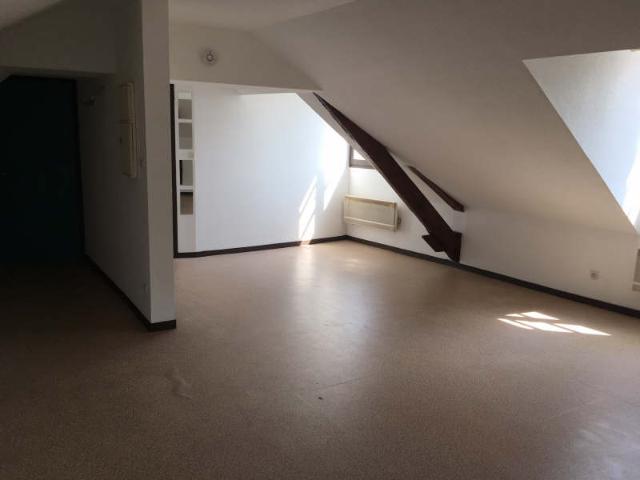 APPARTEMENT à louer à BESANCON QUARTIER BATTANT 1 pièce REF 1887