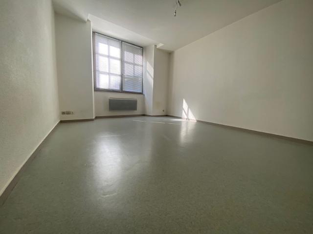 APPARTEMENT à louer à BESANCON QUARTIER BATTANT 1 pièce REF 2427