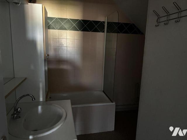 Appartement à louer à Biarne, Bourgogne Franche Comté, €