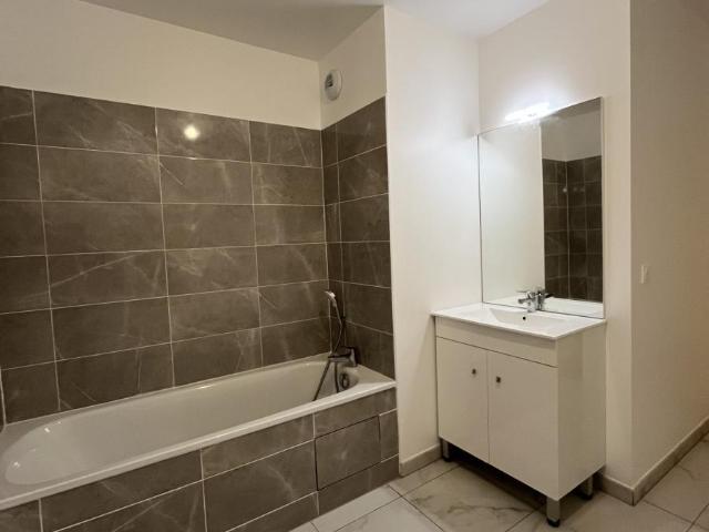 Appartement à louer à Gargenville, Île de France, €